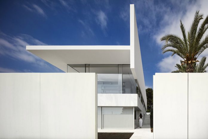 Hofmann House in Rocafort, Valencia designed by Fran Silvestre Arquitectos.