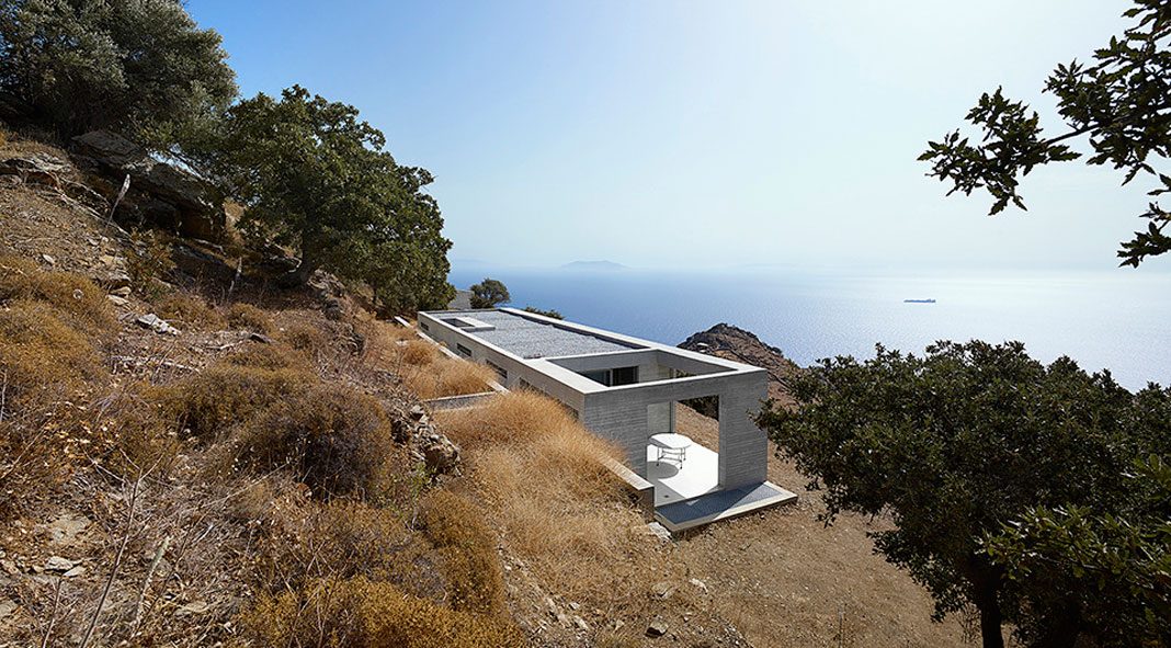 Parallel House by En Route Architects and Kokkinou Kourkoulas Architects & Associates