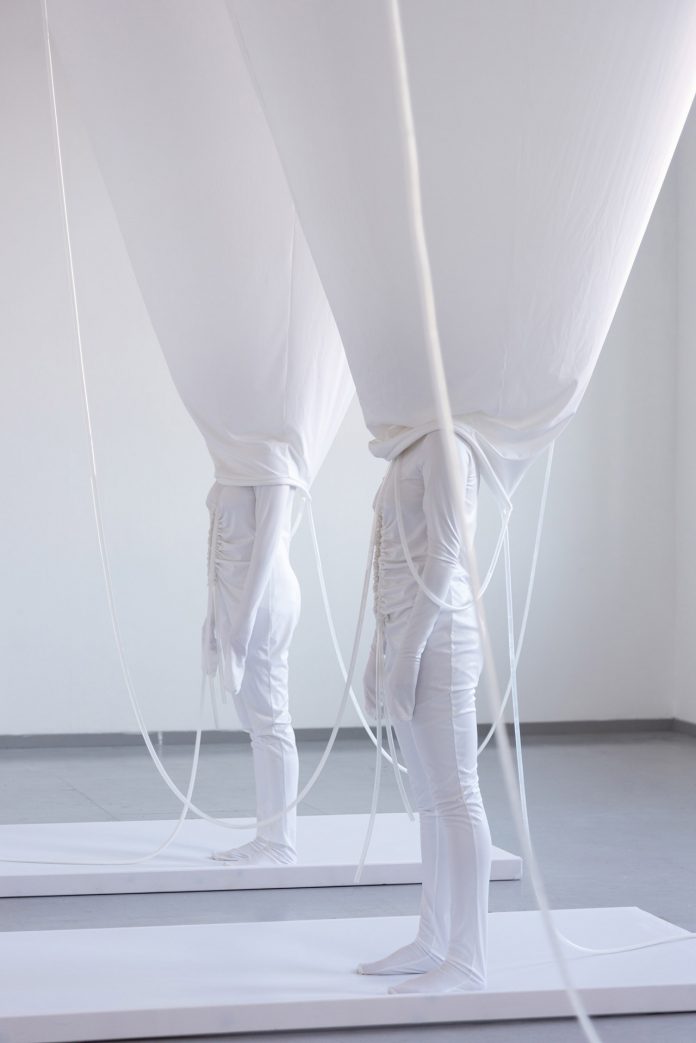 Elastic Bonding by artist Malin Bülow.