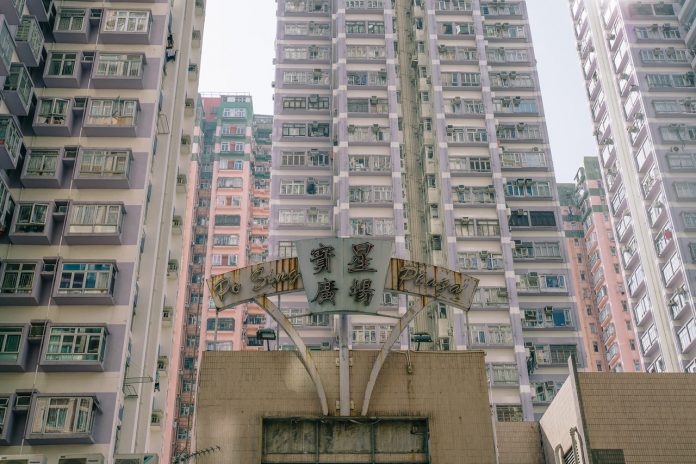 Ambient Metropolis Light: Hong Kong Photography by Alexey Kozhenkov