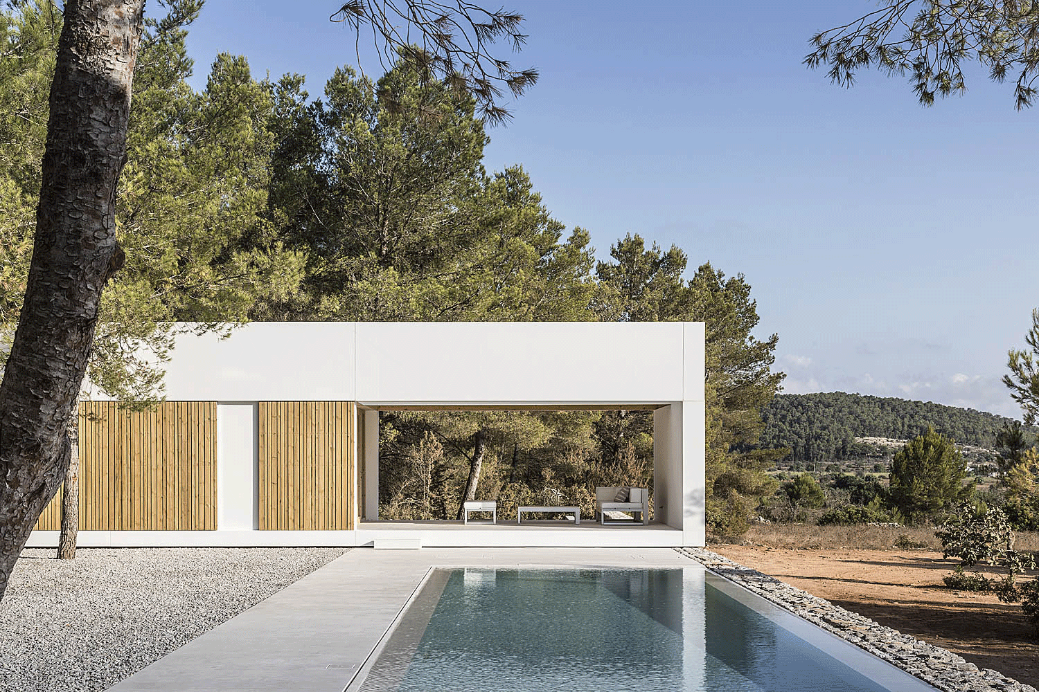 A house in Sant Mateu, Ibiza by architecture studio Marià Castelló.