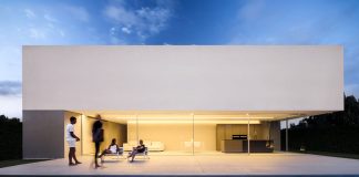 House of Silence by Fran Silvestre Arquitectos.