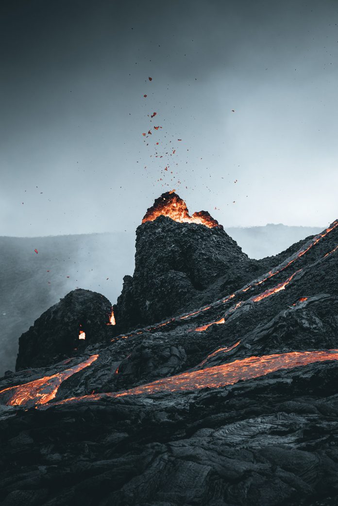 NEW EARTH—eruption in Iceland photographed by Thrainn Kolbeinsson