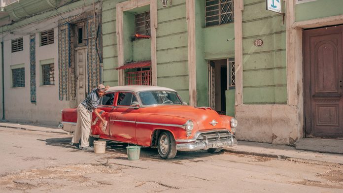 Cuba street photography by Vincent Versluis