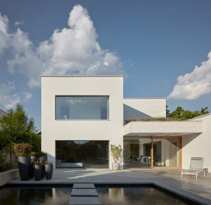  House Lhotka by SOA architekti and Richter Design