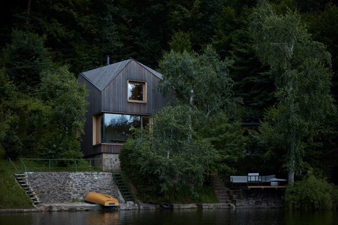 Architecture studio Prodesi/Domesi designed a cottage inspired by a ship cabin