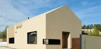 Casinha da Melroeira, a project by architect Filipe Saraiva, photographed by Ivo Tavares.