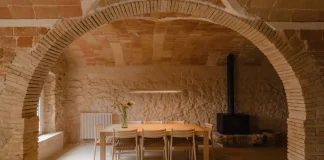 La Fusteria by Clara Crous Arquitectura