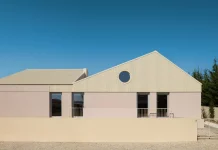 Casa do Alpendre in Vila Franca de Xira, Portugal by Vasco Burnay Arquitectura