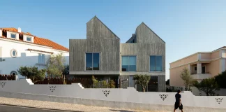 The Frame – Praia da Poça, a project by ARX Portugal in co-authorship with Boost Studio in Portugal, photographed by Ivo Tavares.
