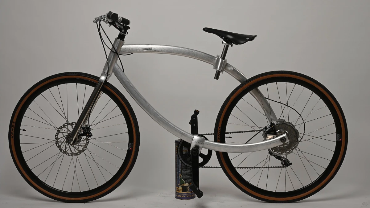 NOVBYX, an e-bike whose silhouette comes directly from its construction. NOVBYX, an e-bike whose silhouette comes directly from its construction.