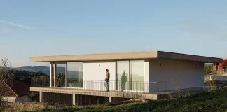 Casa Coqueira, a project by Tiago Sousa Arquitecto in Paredes de Coura, photographed by Ivo Tavares.